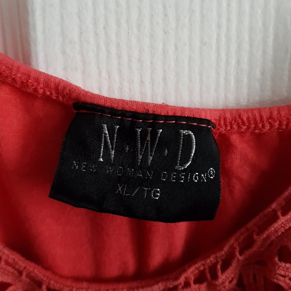 Beautiful Neckline Tank Top - Picture 4 of 5